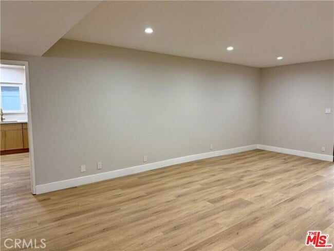 Photo - 8561 Marklein Ave