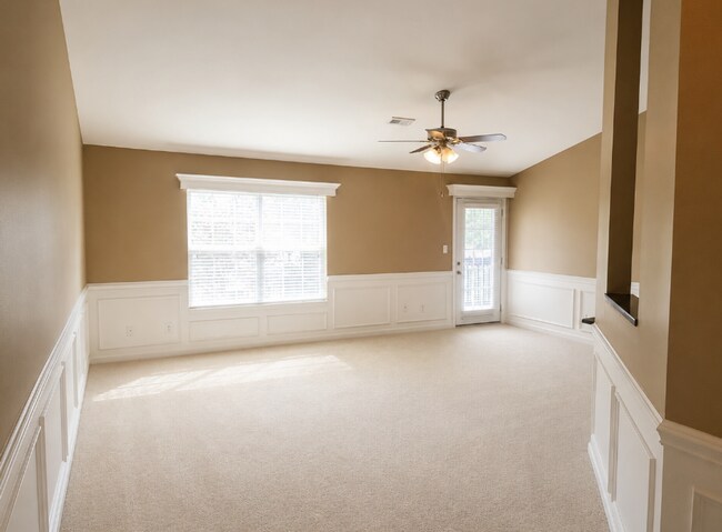 Photo - 131 Wexford Dr Unit 300-3