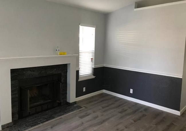 Photo - Close to freeway and shopping