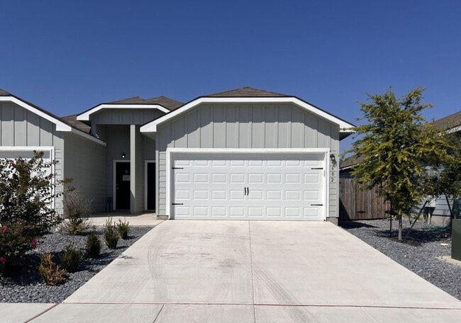 Photo - Luxury Duplex in Seguin!