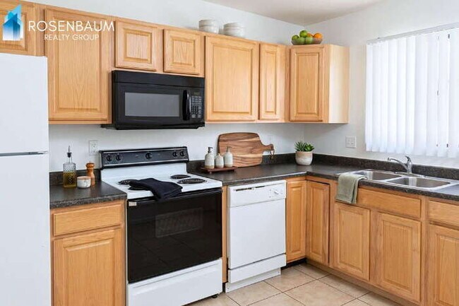 Photo - 352 W Delano St Unit 1