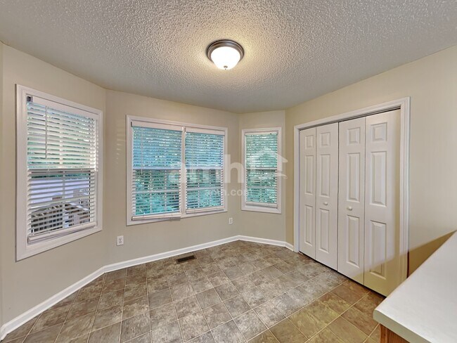 Photo - 179 Norton Dr