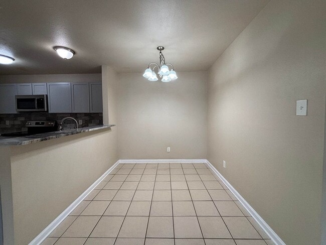 Photo - Charming 3 Bedroom 2 Bath Duplex Convenien...