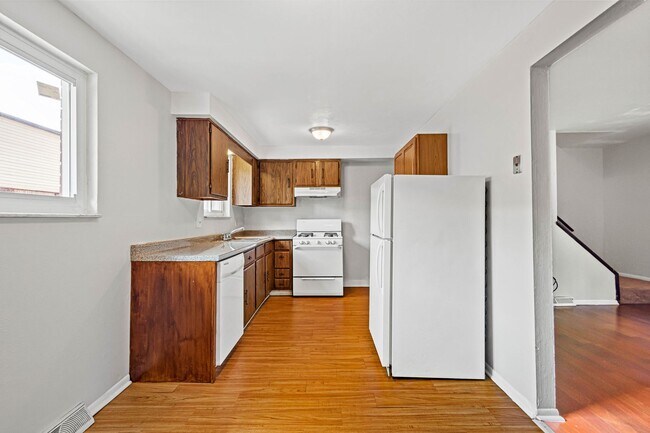 Photo - 1567 - 1569 Cathell Road