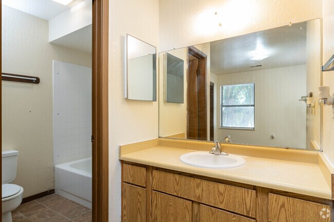 1BR, 1BA - 655SF