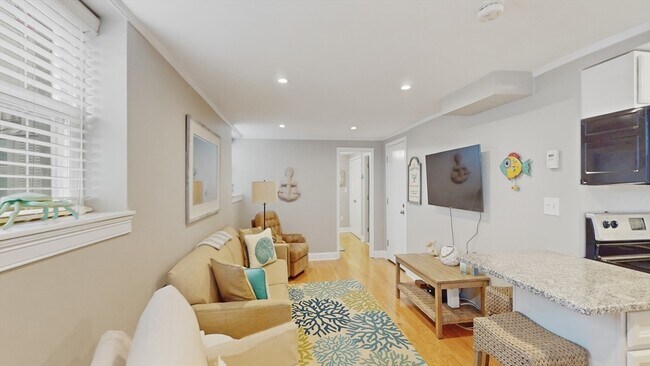 Photo - 130 G St Unit 1