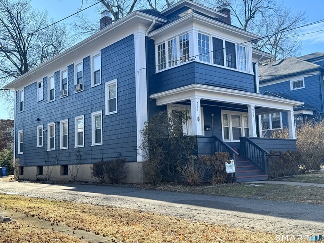 Building Photo - 953 West Blvd Unit 1