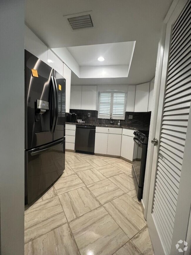 Building Photo - 117 Lehane Ter Unit 210 Rental