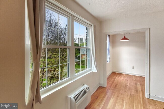 Photo - 3051 Idaho Ave NW Unit 421