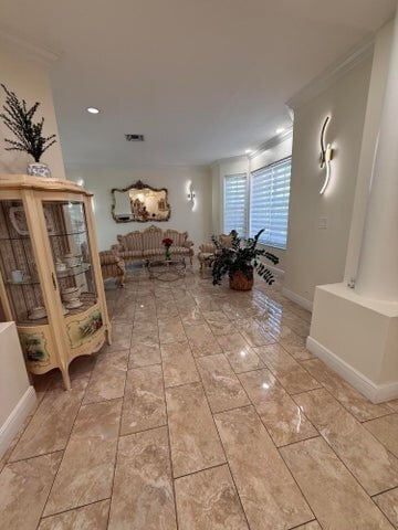 Photo - 2385 Sunderland Ave