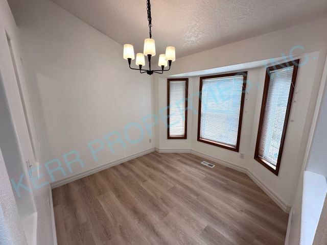 Charming 3-Bedroom Haven with 2 Baths in Gresham – Your Perfect 1364 Sq Ft Retreat!
