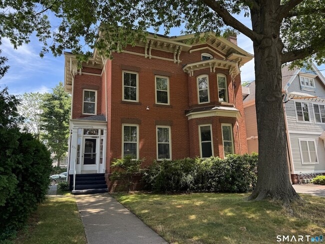 Building Photo - 251 Edwards St