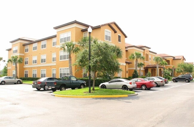 Building Photo - 5455 Vineland Rd Unit 3213