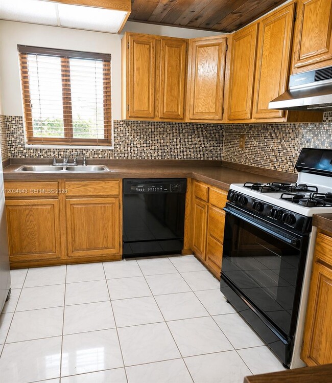 Photo - 6521 SW 114th Ave