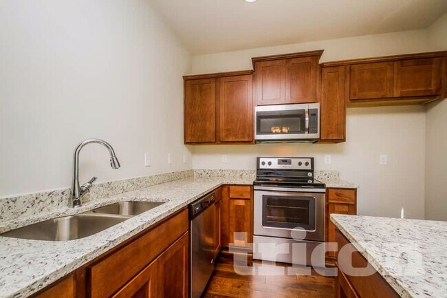 Photo - 406 Riverwood Ct