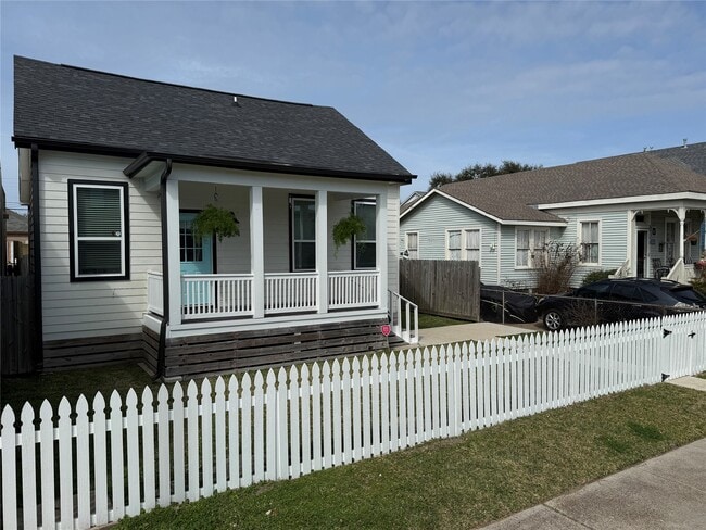 Photo - 3424 Ave N Ursuline St