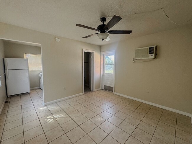 Photo - 710 N Grove St Unit 710 N Grove  C