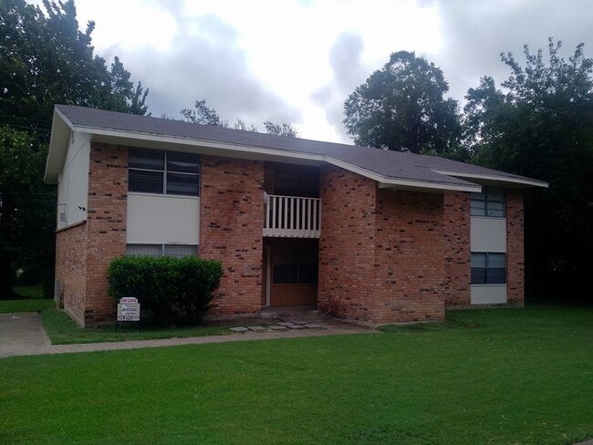 Outside - 1511 E Beverly Dr Unit Oakpark 1511