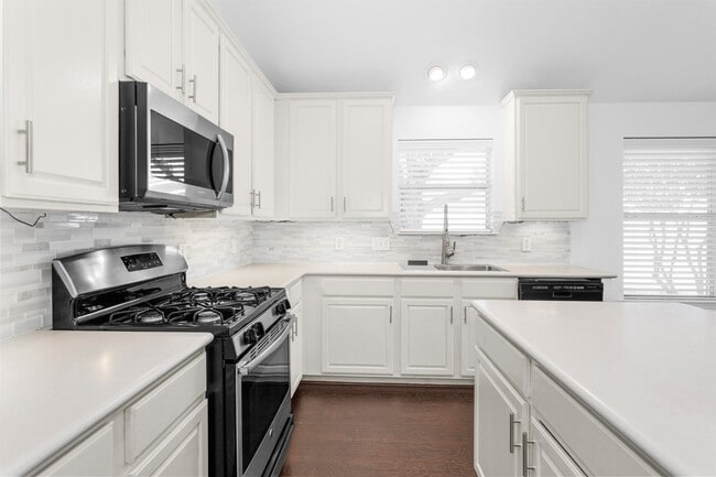 Building Photo - 19423 Wildwood Dale Ln