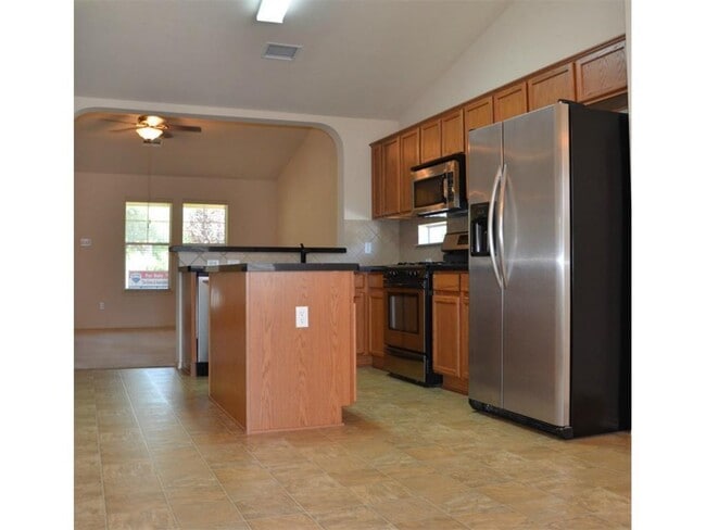 Photo - 1511 Legend Oaks Ln