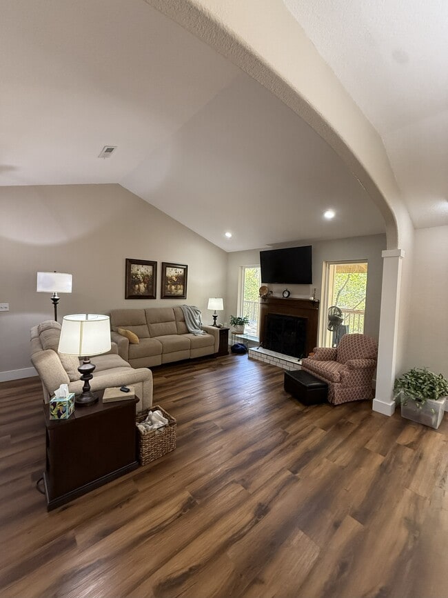 Living Room - 3765 Atlanta Pl