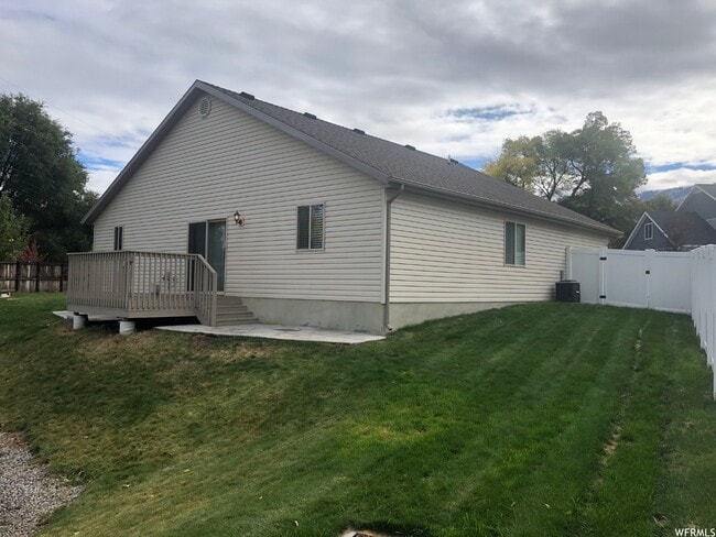 Photo - 859 N 460 E
