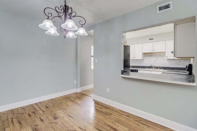 Photo - 395 Felicity St