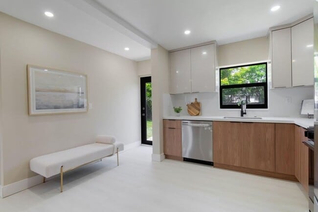 Photo - 5409 NE 4th Ave