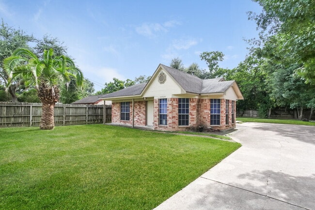 Photo - 12526 Zavalla St House