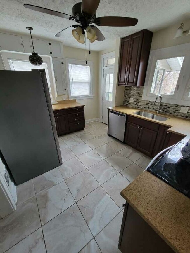 Photo - 29-31 E Kelso Rd Unit 31 E Kelso