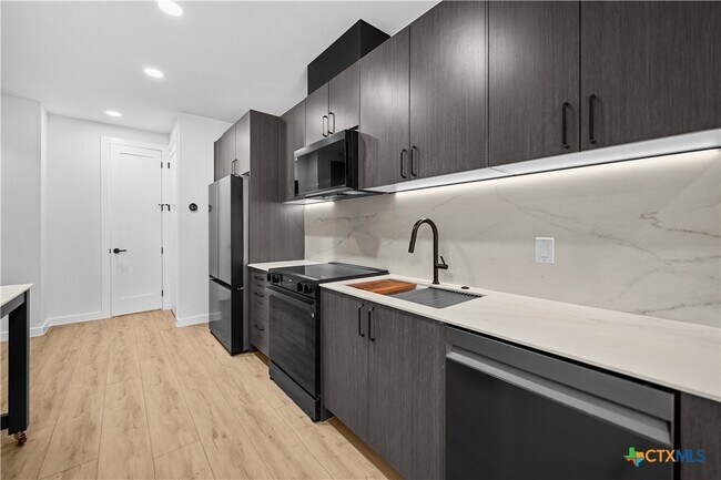 Photo - 634 Central Pkwy Unidad 1109