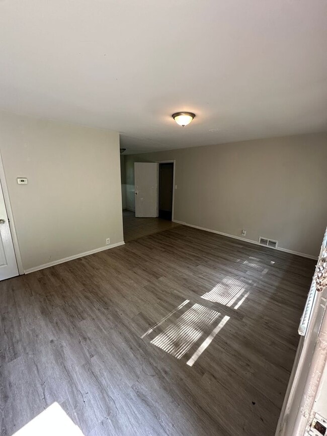 Photo - 11302 Corrington Ave