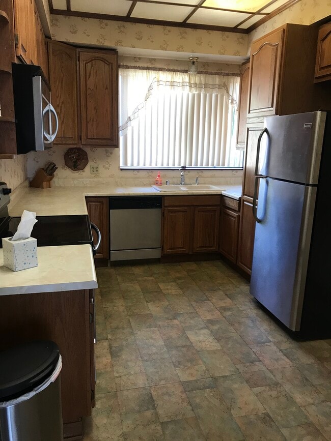 Kitchen - 22913 Gershwin Dr