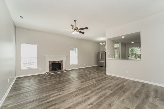 Photo - 2105 David Earl Dr