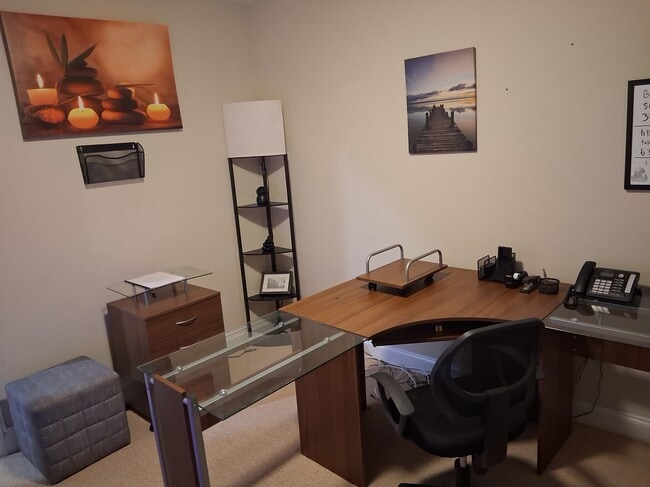 Building Photo - 5912 Currin Fox Ct Unit 1 bedroom