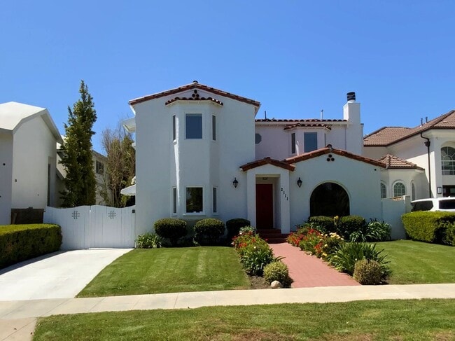Building Photo - Classic LA Home Near Century City