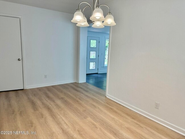 Photo - 3859 Via De La Reina