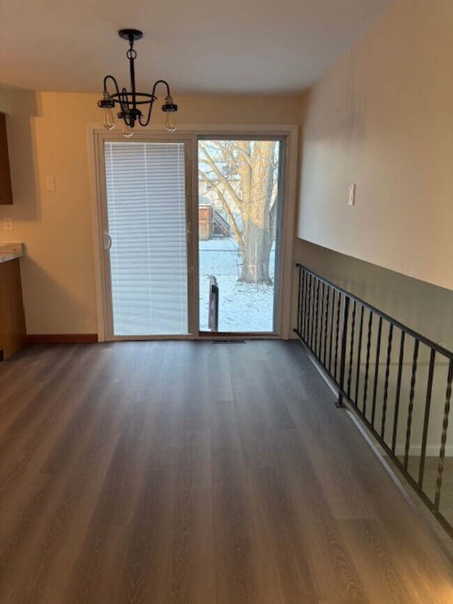 Photo - 6463 Wells Dr Unit 6463