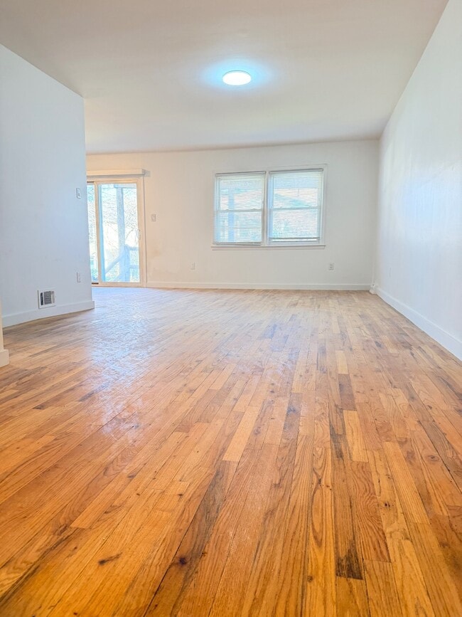 Photo - 15-75-75 208th Pl Unidad #1FL