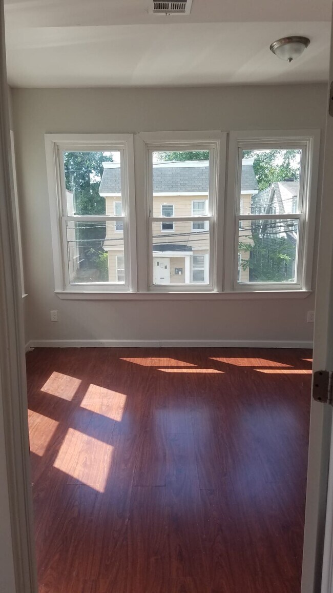 Photo - 190 Hobson St Unidad 2