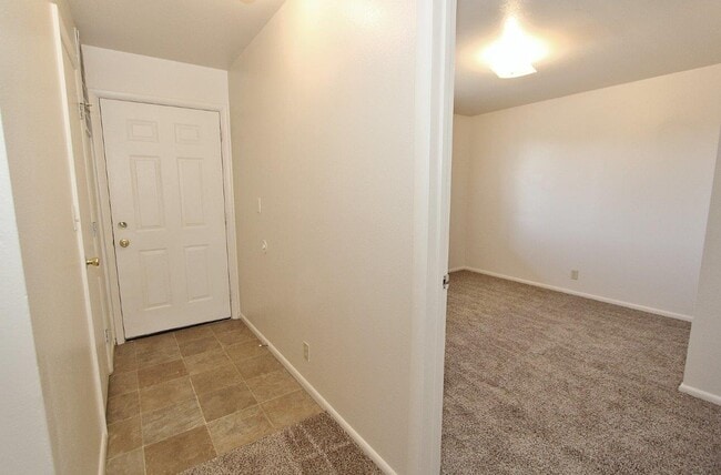 Photo - 551 N Moffatt Ave Unit 9