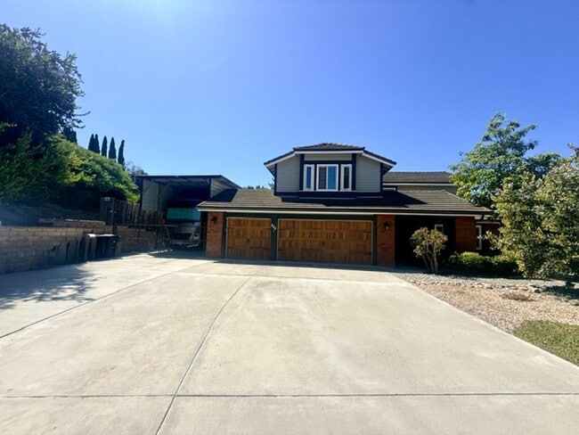 Building Photo - 526 Trailridge Dr
