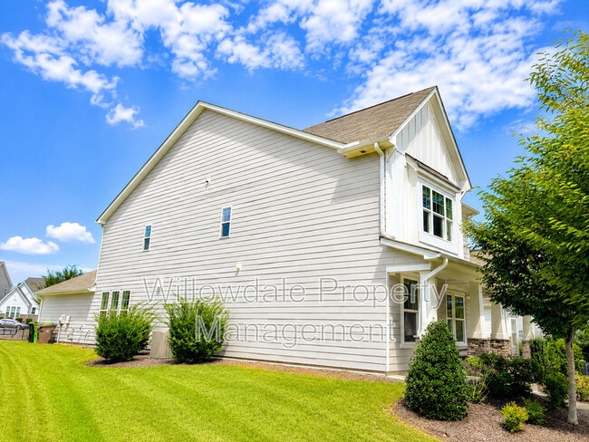 Photo - 208 Daisy Grove Ln