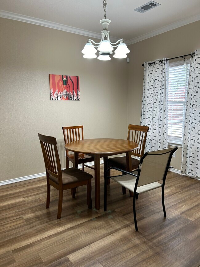 Photo - 3226 Whittle Way