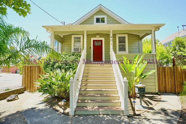 Building Photo - Available now!  3 Bedroom Gerstle Park home