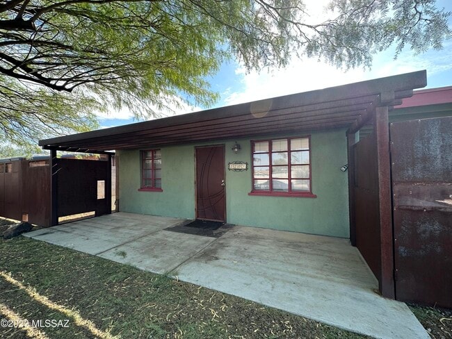 Photo - 2208 N Rita Ave