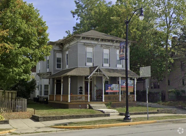 Building Photo - 404 S Washington St Unit 2 Rental