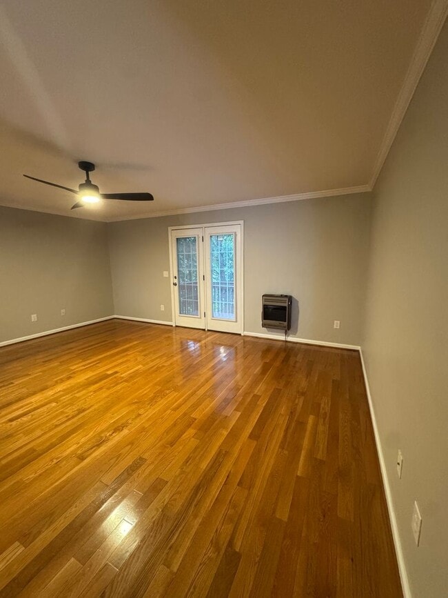 Photo - 1232 Camelot Ct