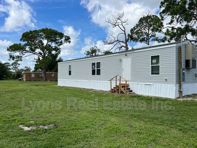 Building Photo - 8086 Heck Dr Unit #14