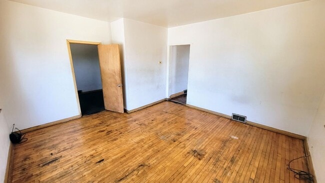 Building Photo - 2471 S 17th St Rental
